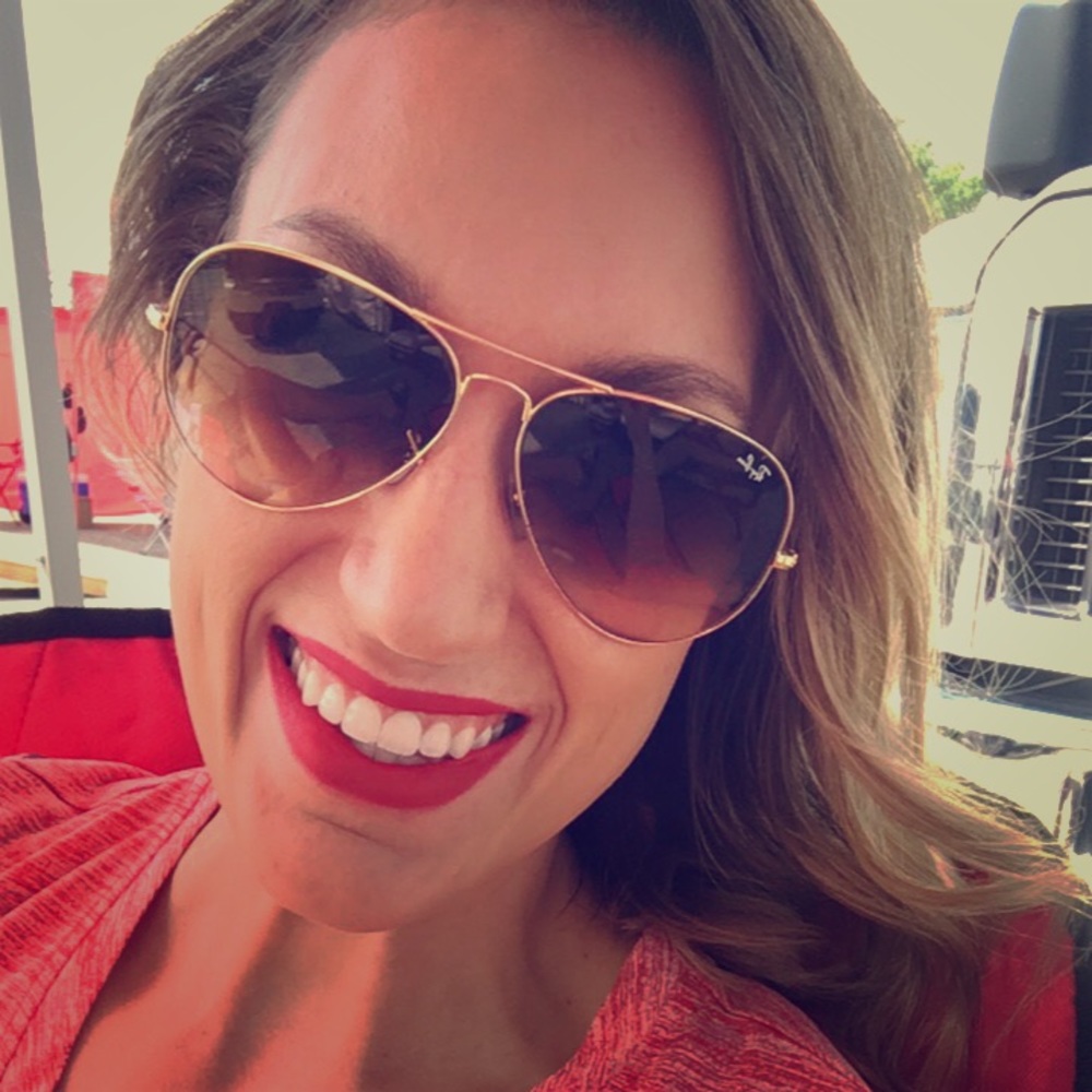 Meet your Posher, Elizabeth